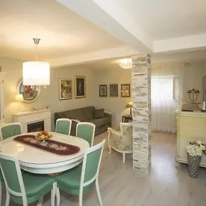 Antica With Yard & Bbq Appartement